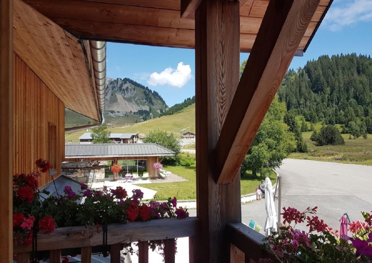 Les Roches 1500 Otel Mieussy Dış mekan fotoğraf